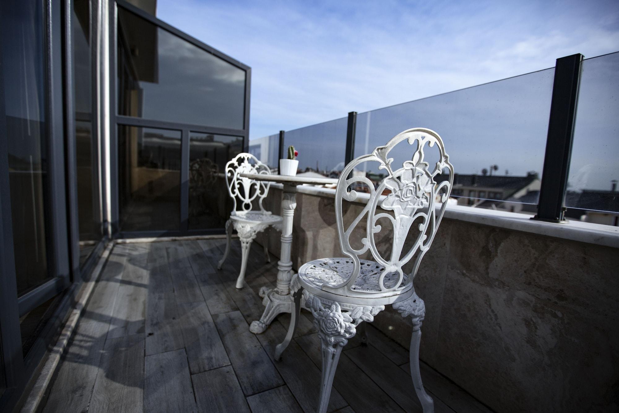 Random Suit Otel Istanbul Exterior photo