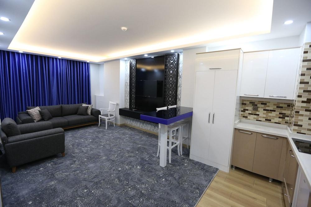 Random Suit Otel Istanbul Exterior photo