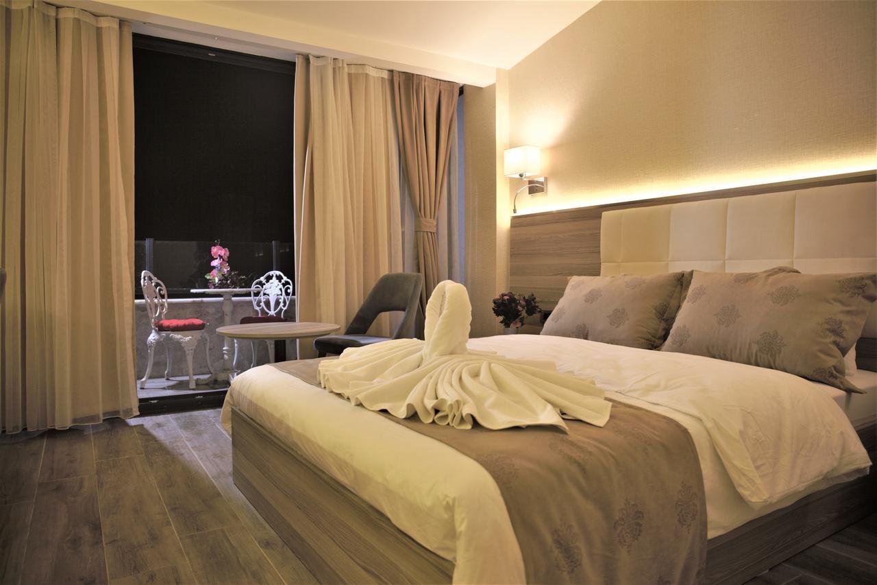 Random Suit Otel Istanbul Exterior photo